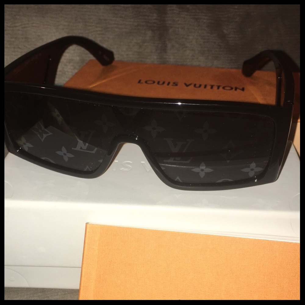 Louis Vuitton Waimea L Sunglasses
